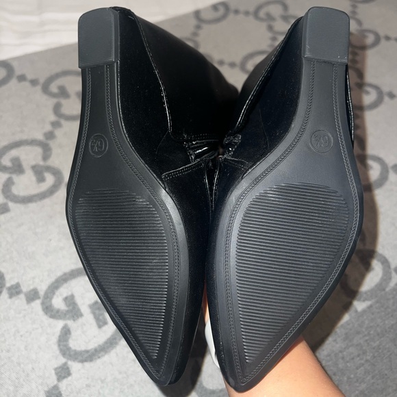 NWOT mid calf trendy black booties, size 6.5 - Picture 6 of 7